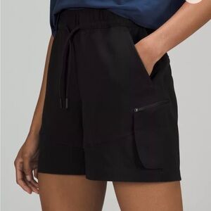 LULULEMON RELAXED HIGH RISE CARGO SHORTS